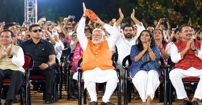PM Modi Bhajan Clubbing Delhi